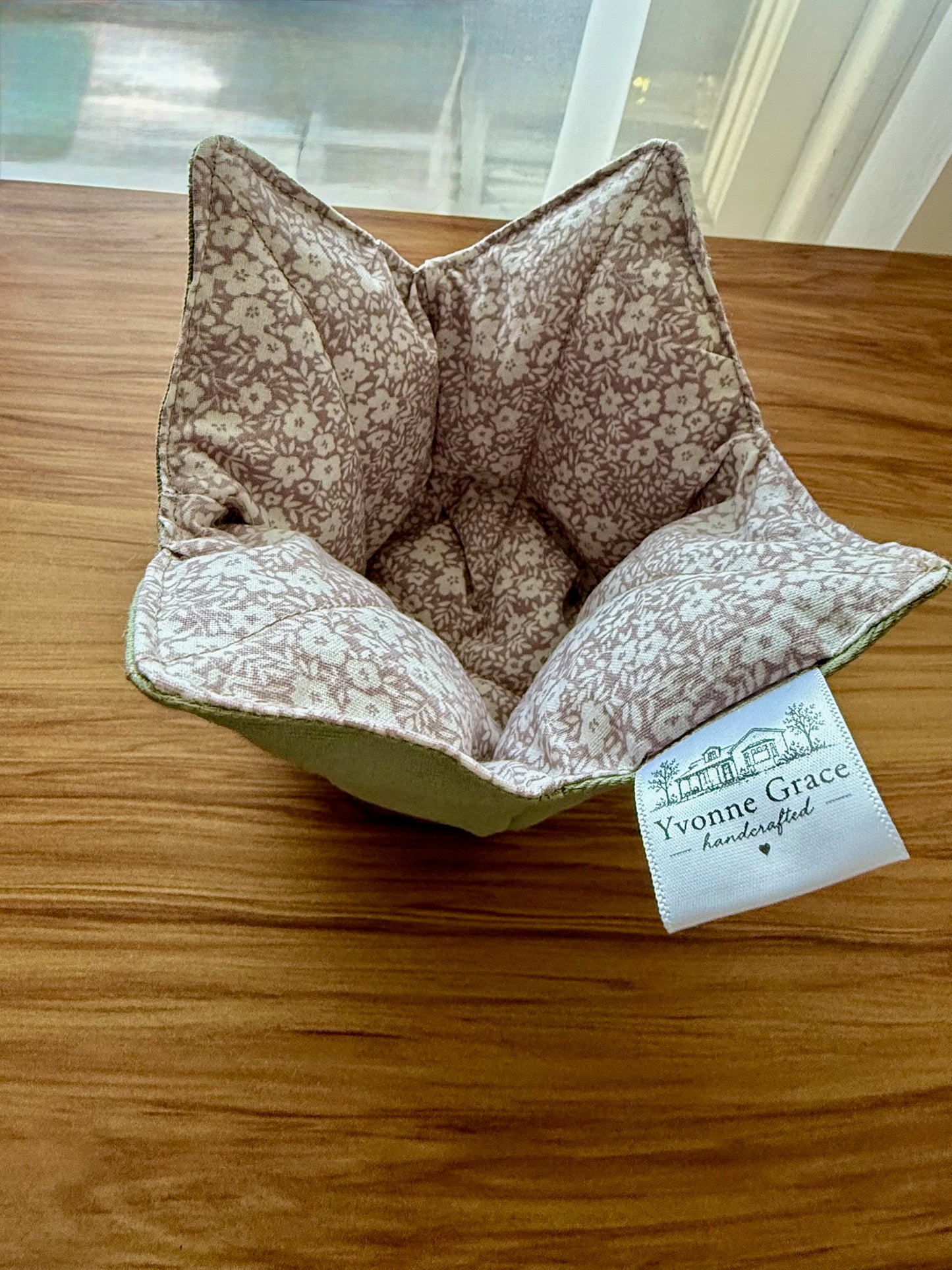 Pint Hugger - Sage & Taupe Floral