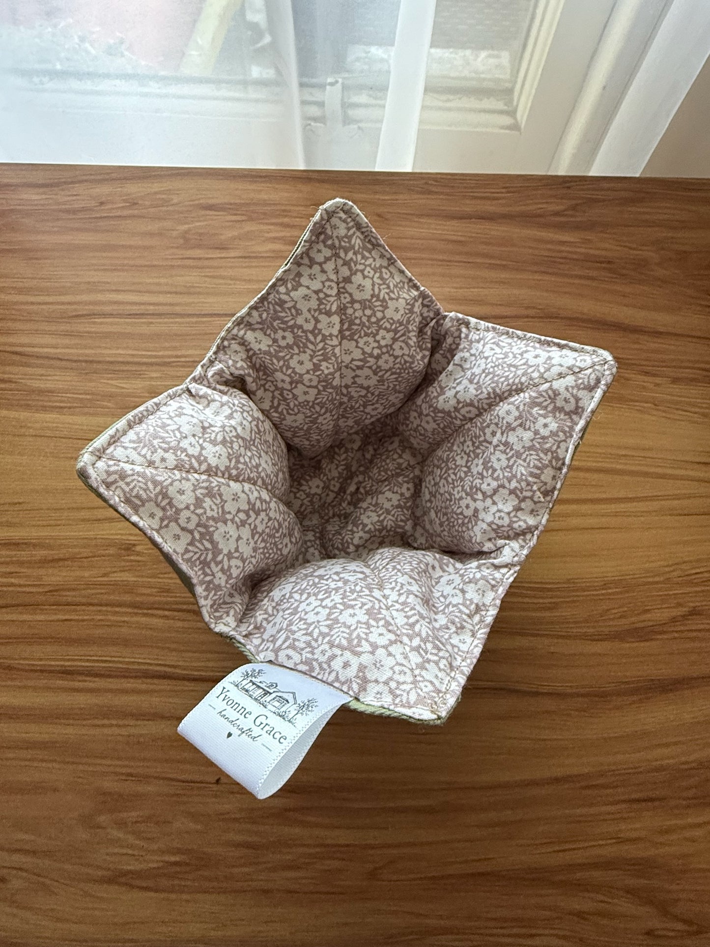 Pint Hugger - Sage & Taupe Floral