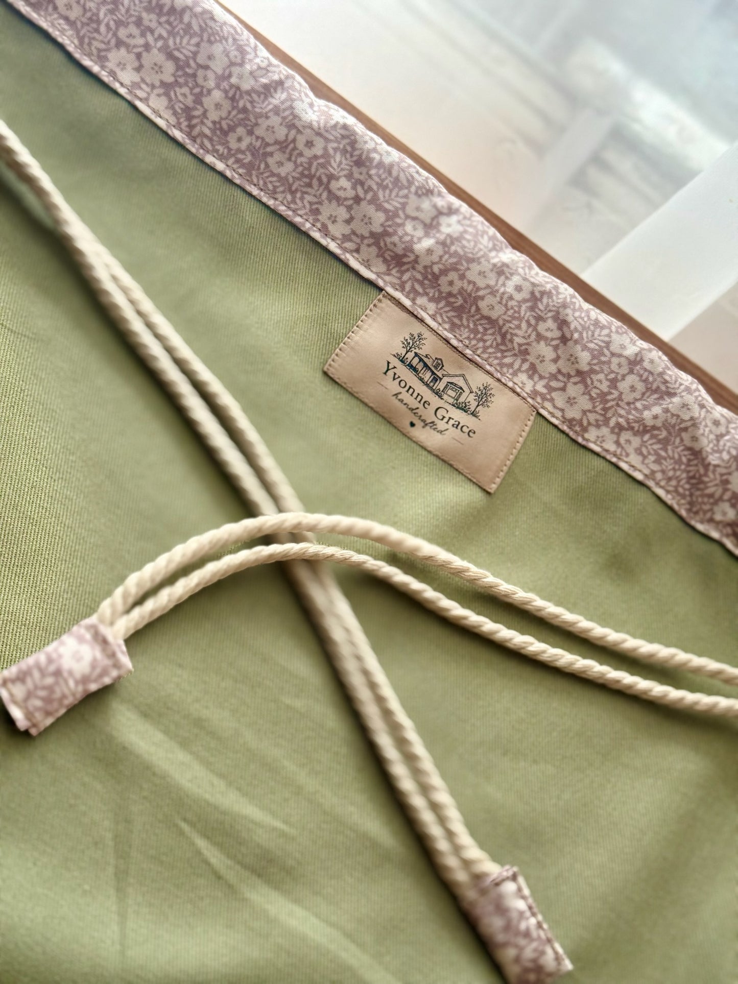 Loaf Keeper- Sage & Taupe Floral
