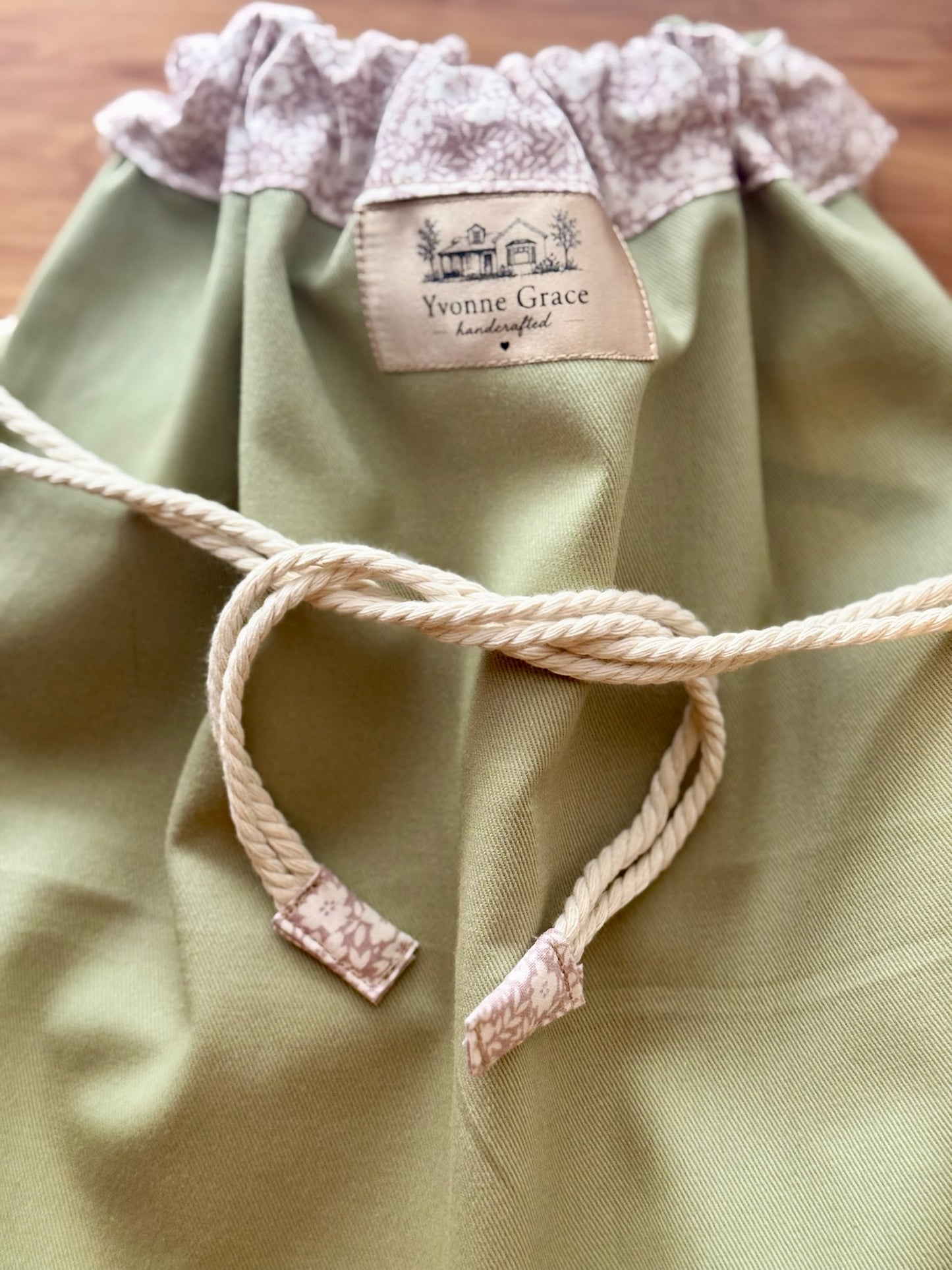 Loaf Keeper- Sage & Taupe Floral